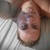 Una mujer cariñosa sincera y con las