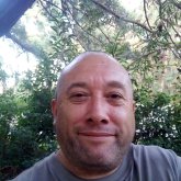 Busco pareja. Soltero 170 80 ojos