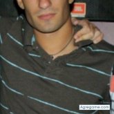 Safranidus chico soltero en Zaragoza