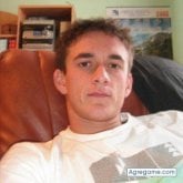 Estudiante. Busco conocer gente. Una