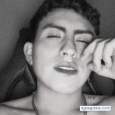 Busco pareja. Gente nueva. Divertido.