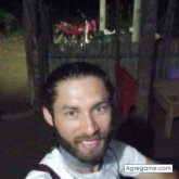 Recepciónista. Busco conocer gente.