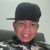 Mona alta y linda con ojos verdes. Soy