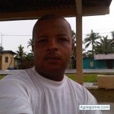 Encuentra Hombres solteros en Colon
