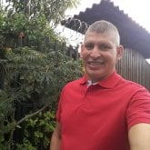 Busco ligar. Alguien que me quiera por