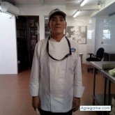 Cocinero. Busco pareja. Una linda