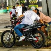 Busco pareja. Una mujer trabajadora. Un