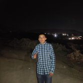 Estudiante. Busco ligar. Personas de