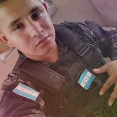 Tengo 23 años busco mujer.