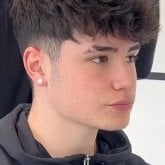 Estudiante. Pareja amistad y ver