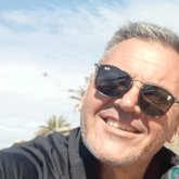 Comercio. Busco hacer amistades. Amistad