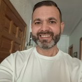 Repartidor. Busco pareja. Apariencia