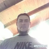 Encuentra Hombres solteros en Senillosa
