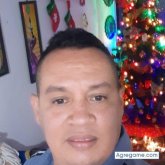 Busco pareja. Mujeres de todas partes.