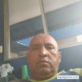 Busco: Mujeres gorditas pechugonasMe defino: Social