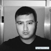 Empleado. Busco conocer gente. Busco