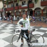 Busco pareja. Estoy buscando amigas q le