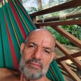 Mujeres de 50 en adelante. Amable