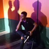 Camarero. Busco ligar. Buscaba una mujer