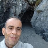 Alegre y divertida  y sencilla.