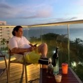 Mujer citas- romancé. Separado, alegre,