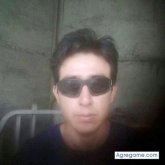 Diseñador grafico. Busco pareja. Chicas