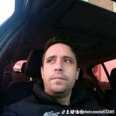 Conserje. Mujeres da igual edad.