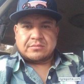 Busco ligar. Una pareja. Alegre.