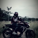 Pasarla bueno. Muy alegre. Me gusta