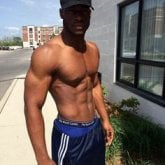 Busco pareja. Bueno en la cama. Las