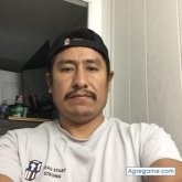 Si salir conocer gente. Soy moreno claro