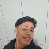 Estudiante. Aquí menos solo pasarla