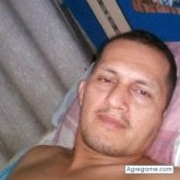 Busco chatear. Conocer chicas. Un hombre