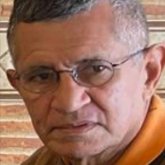 Mujer amorosa sincera compresiva