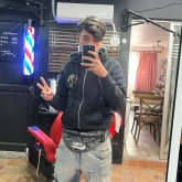 Trabajando. Ando buscando una mujercita