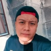 Mujer mayor con ganas de divertirse.