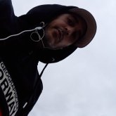 Autonomo. Hermoso! Y bien echo.