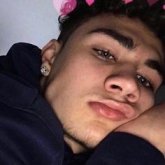 Busco pareja. Mujeres. Un hombre