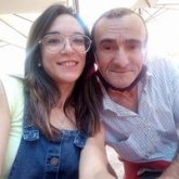 Persona muy Real Alegre