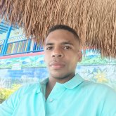 Busco pareja. Mujeres entre los 18 y 30.