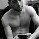 Busco ligar. Alguien con quien pasarla