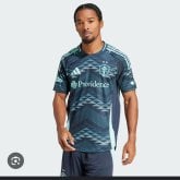 Amistades y poder viajar y conocer. Soy