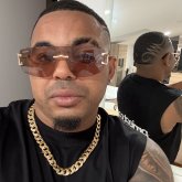 Barbero. Mujer buscó en Alzira. Hola