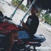 Un chica guapa cariñosa. En chico buena