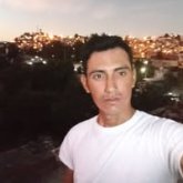 Que sean onrradas y dibertidas. Buena 