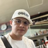 Me defino: Apacionado y cariñoso trabajador y muy buena