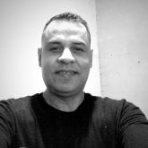 Empleado. Mujeres maduras de 50 años o