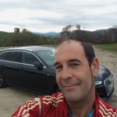 Empresario. Quedar con. Alguna chica.