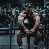 Youtuber. Busco conocer gente. Viejas