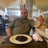 Carnicero. Busco pareja. Algo que me